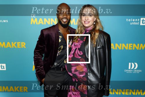 Amsterdam 14 oktober 2024
Premiere de Mannenmaker in Tuschinski met in de hoofdrollen oa Katja Schuurman Eva v d Wijdeven Leo Alkemade Georgina Verbaan Melissas Drost Huub Smit Yasmin Karssing en Rene Watzema . Giorgio Hokstam met zwangere partner