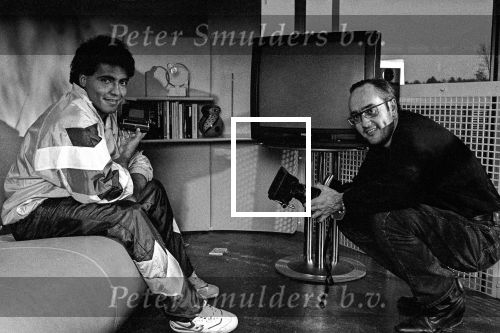 Rosmalen, 28 augustus 1989
Studiofotograaf Herman de Winter met een sessie met PSV Voetballer Romario bij het huis van de Toekomst