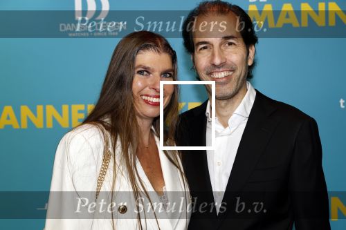 Amsterdam 14 oktober 2024
Premiere de Mannenmaker in Tuschinski met in de hoofdrollen oa Katja Schuurman Eva v d Wijdeven Leo Alkemade Georgina Verbaan Melissas Drost Huub Smit Yasmin Karssing en Rene Watzema . Jamel Aattache met partner