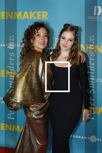Amsterdam 14 oktober 2024
Premiere de Mannenmaker in Tuschinski met in de hoofdrollen oa Katja Schuurman Eva v d Wijdeven Leo Alkemade Georgina Verbaan Melissas Drost Huub Smit Yasmin Karssing en Rene Watzema . Katja Schuurman en dochter Sammie Romer