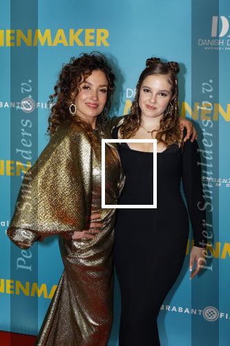 Amsterdam 14 oktober 2024
Premiere de Mannenmaker in Tuschinski met in de hoofdrollen oa Katja Schuurman Eva v d Wijdeven Leo Alkemade Georgina Verbaan Melissas Drost Huub Smit Yasmin Karssing en Rene Watzema . Katja Schuurman en dochter Sammie Romer