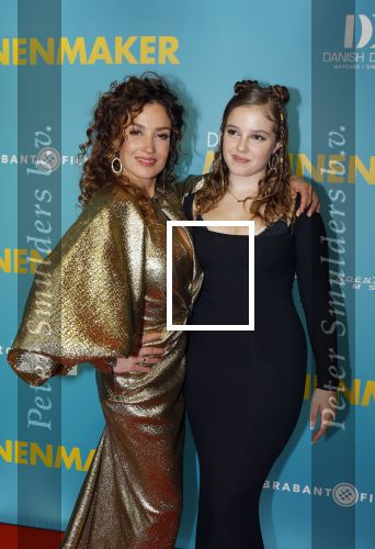 Amsterdam 14 oktober 2024
Premiere de Mannenmaker in Tuschinski met in de hoofdrollen oa Katja Schuurman Eva v d Wijdeven Leo Alkemade Georgina Verbaan Melissas Drost Huub Smit Yasmin Karssing en Rene Watzema . Katja Schuurman en dochter Sammie Romer