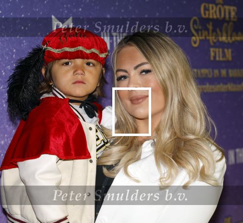 Amsterdam 19 oktober 2024
Premiere de grote Sinterklaasfilm in Tuschinski. Kelly Heruer met zoontje en vrienden