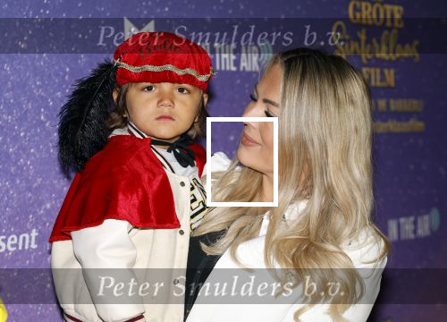 Amsterdam 19 oktober 2024
Premiere de grote Sinterklaasfilm in Tuschinski. Kelly Heruer met zoontje en vrienden