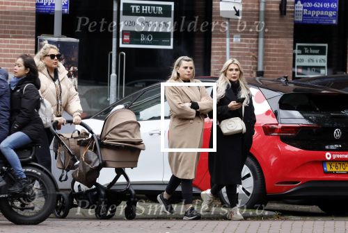 Amsterdam 12 oktober 2024
Kelly Heruer (achter kinderwagen) Steffy Heruer en Mandy Heruer in Amsterdam zuid