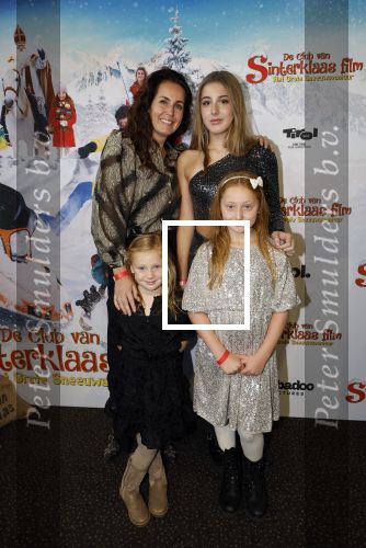 Utrecht 13 oktober 2024
Premiere de club van sinterklaas in Utrecht. Kirsten Schilder kwam met haar dochters en een vriendinnetje