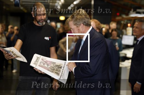 Amsterdam 10 oktober 2024
Koning Willem Alexander opent het HQ van DPG Media / Mediavaert . Aanwezig namend de GPD Christian v Thillo ( Executive Chairman van DPG Media ) en Erik Roddenhof (CEO DPG Media ).