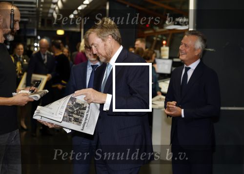 Amsterdam 10 oktober 2024
Koning Willem Alexander opent het HQ van DPG Media / Mediavaert . Aanwezig namend de GPD Christian v Thillo ( Executive Chairman van DPG Media ) en Erik Roddenhof (CEO DPG Media ).