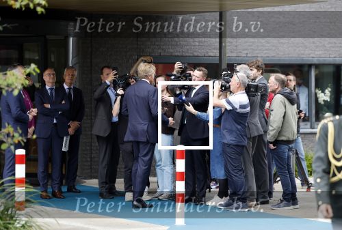 Amsterdam 10 oktober 2024
Koning Willem Alexander opent het HQ van DPG Media / Mediavaert . Aanwezig namend de GPD Christian v Thillo ( Executive Chairman van DPG Media ) en Erik Roddenhof (CEO DPG Media ).