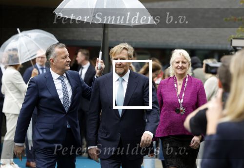 Amsterdam 10 oktober 2024
Koning Willem Alexander opent het HQ van DPG Media / Mediavaert . Aanwezig namend de GPD Christian v Thillo ( Executive Chairman van DPG Media ) en Erik Roddenhof (CEO DPG Media ).