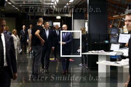 Amsterdam 10 oktober 2024
Koning Willem Alexander opent het HQ van DPG Media / Mediavaert . Aanwezig namend de GPD Christian v Thillo ( Executive Chairman van DPG Media ) en Erik Roddenhof (CEO DPG Media ).