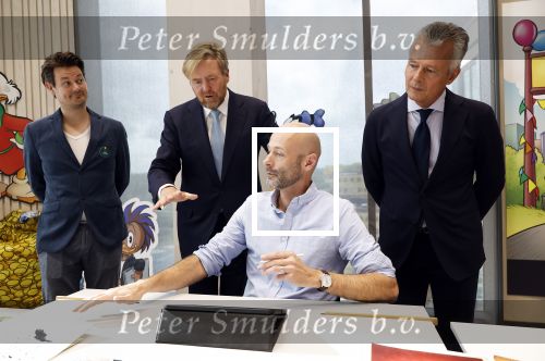 Amsterdam 10 oktober 2024
Koning Willem Alexander opent het HQ van DPG Media / Mediavaert . Aanwezig namend de GPD Christian v Thillo ( Executive Chairman van DPG Media ) en Erik Roddenhof (CEO DPG Media ). Koning Willem Alexander bezoekt ook Donald Duck en spreekt daar Ferdi Felderhof