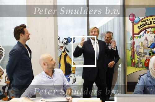 Amsterdam 10 oktober 2024
Koning Willem Alexander opent het HQ van DPG Media / Mediavaert . Aanwezig namend de GPD Christian v Thillo ( Executive Chairman van DPG Media ) en Erik Roddenhof (CEO DPG Media ). Koning Willem Alexander bezoekt ook Donald Duck en spreekt daar Ferdi Felderhof