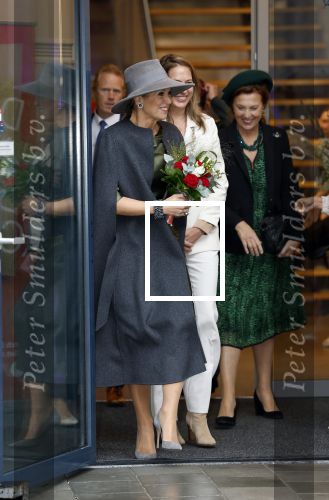Amsterdam 1 oktober 2024
Koningin Maxima arriveert in haar Audi A8 bij de nationale Ballet acadamy ..De koningin opent het nieuwe gebouw van de internationale opleiding op het gebied van klassieke academische dans