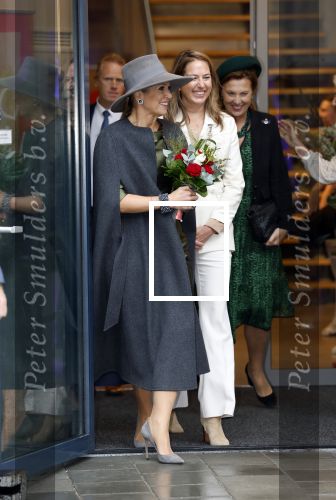Amsterdam 1 oktober 2024
Koningin Maxima arriveert in haar Audi A8 bij de nationale Ballet acadamy ..De koningin opent het nieuwe gebouw van de internationale opleiding op het gebied van klassieke academische dans