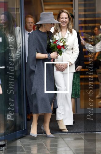 Amsterdam 1 oktober 2024
Koningin Maxima arriveert in haar Audi A8 bij de nationale Ballet acadamy ..De koningin opent het nieuwe gebouw van de internationale opleiding op het gebied van klassieke academische dans