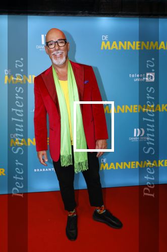 Amsterdam 14 oktober 2024
Premiere de Mannenmaker in Tuschinski met in de hoofdrollen oa Katja Schuurman Eva v d Wijdeven Leo Alkemade Georgina Verbaan Melissas Drost Huub Smit Yasmin Karssing en Rene Watzema . maik de Boer