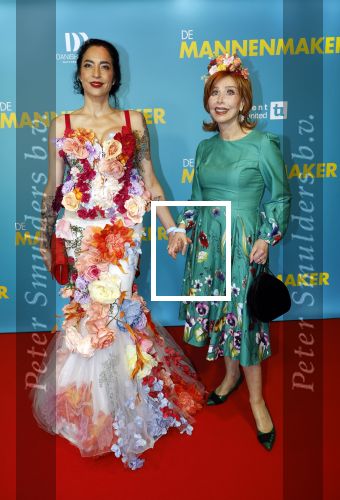 Amsterdam 14 oktober 2024
Premiere de Mannenmaker in Tuschinski met in de hoofdrollen oa Katja Schuurman Eva v d Wijdeven Leo Alkemade Georgina Verbaan Melissas Drost Huub Smit Yasmin Karssing en Rene Watzema . Marijke Helwegen
