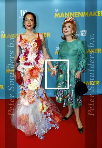 Amsterdam 14 oktober 2024
Premiere de Mannenmaker in Tuschinski met in de hoofdrollen oa Katja Schuurman Eva v d Wijdeven Leo Alkemade Georgina Verbaan Melissas Drost Huub Smit Yasmin Karssing en Rene Watzema . Marijke Helwegen