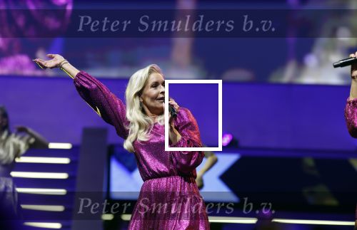 Rotterdam 18 oktober 2024
Frans Bauer treedt voor de 52e keer in ahoy op . Hij tradt oa samen op met zijn zoons Christiaan Frans jr en Jan . Ook Mariska Bauer trad op met Patty Brard . Verder aanwezig Lee Towers Billy Dans Django Wagner Chantal janzen Amar  en Sieneke. Ook de moeder van Frans en moeder van mariska waren aanwezig en zaten op de eerste rij .