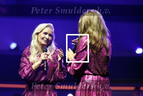 Rotterdam 18 oktober 2024
Frans Bauer treedt voor de 52e keer in ahoy op . Hij tradt oa samen op met zijn zoons Christiaan Frans jr en Jan . Ook Mariska Bauer trad op met Patty Brard . Verder aanwezig Lee Towers Billy Dans Django Wagner Chantal janzen Amar  en Sieneke. Ook de moeder van Frans en moeder van mariska waren aanwezig en zaten op de eerste rij .