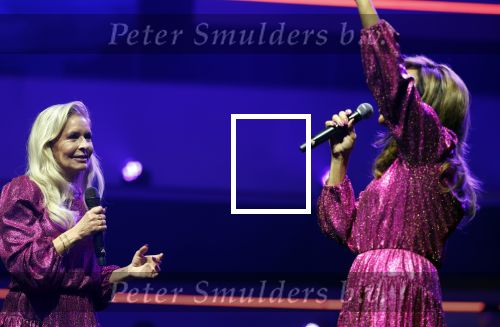 Rotterdam 18 oktober 2024
Frans Bauer treedt voor de 52e keer in ahoy op . Hij tradt oa samen op met zijn zoons Christiaan Frans jr en Jan . Ook Mariska Bauer trad op met Patty Brard . Verder aanwezig Lee Towers Billy Dans Django Wagner Chantal janzen Amar  en Sieneke. Ook de moeder van Frans en moeder van mariska waren aanwezig en zaten op de eerste rij .