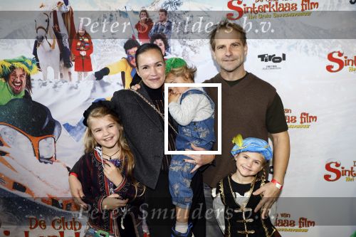 Utrecht 13 oktober 2024
Premiere de club van sinterklaas in Utrecht. Marly v d Velden met man en kinderen