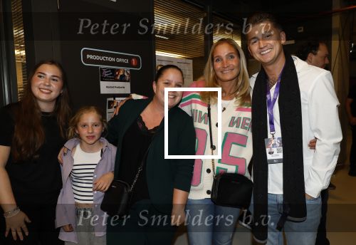 Rotterdam 18 oktober 2024
Frans Bauer treedt voor de 52e keer in ahoy op . Hij tradt oa samen op met zijn zoons Christiaan Frans jr en Jan . Ook Mariska Bauer trad op met Patty Brard . Verder aanwezig Lee Towers Billy Dans Django Wagner Chantal janzen Amar  en Sieneke. Ook de moeder van Frans en moeder van mariska waren aanwezig en zaten op de eerste rij . Mart Hoogkamer met fans