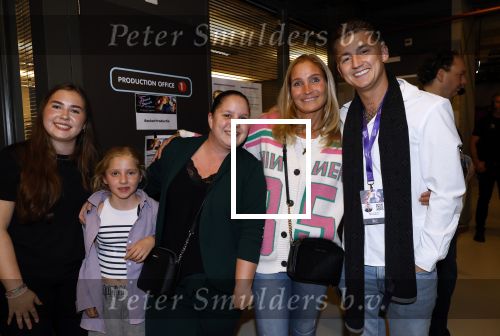 Rotterdam 18 oktober 2024
Frans Bauer treedt voor de 52e keer in ahoy op . Hij tradt oa samen op met zijn zoons Christiaan Frans jr en Jan . Ook Mariska Bauer trad op met Patty Brard . Verder aanwezig Lee Towers Billy Dans Django Wagner Chantal janzen Amar  en Sieneke. Ook de moeder van Frans en moeder van mariska waren aanwezig en zaten op de eerste rij . Mart Hoogkamer met fans