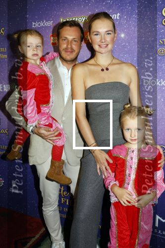 Amsterdam 19 oktober 2024
Premiere de grote Sinterklaasfilm in Tuschinski. Martien Meiland kwam met Maxime Meiland Leroy Molkenboer boer en hun kinderen