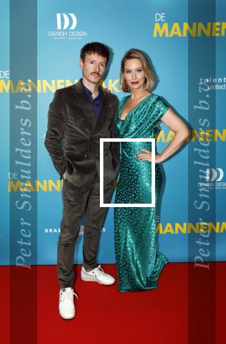 Amsterdam 14 oktober 2024
Premiere de Mannenmaker in Tuschinski met in de hoofdrollen oa Katja Schuurman Eva v d Wijdeven Leo Alkemade Georgina Verbaan Melissa Drost Huub Smit Yasmin Karssing en Rene Watzema .