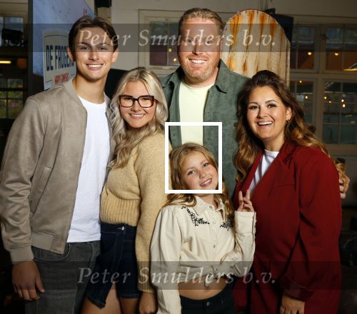 Amsterdam 21 oktober 2024
Presentatie nieuwe prograama de Frogers bij TLC. Aanwezig Natasja Froger Rene Froger Didier Froger met vriendin Sammy Verheij Maxim Froger en vriendin Ruby v Wanrooij . Ook aanwezig Danny Froger met vriendin Ann Dominique Wilten en Natascha Froger en partner Matthijs Timmermans .
