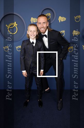 Amsterdam 17 oktober 2024
Het televizierring gala 2024  in carre . nathan Rutjes met zoon Levezzi