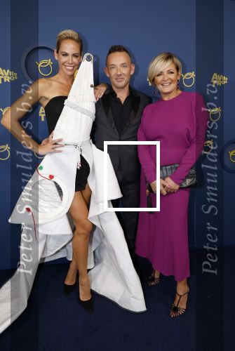 Amsterdam 17 oktober 2024
Het televizierring gala 2024  in carre . Nicolette Kluijver en Arjan Voer ern Caroline Tensen