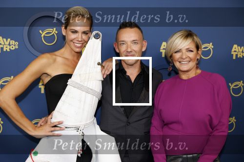 Amsterdam 17 oktober 2024
Het televizierring gala 2024  in carre . Nicolette Kluijver en Arjan Voer ern Caroline Tensen