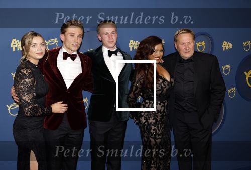 Amsterdam 17 oktober 2024
Het televizierring gala 2024  in carre . Oos Kesbeke met vrouw zoons en schoondochter