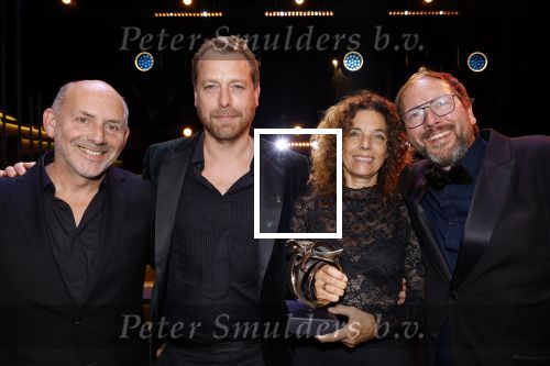 Amsterdam 17 oktober 2024
Het televizierring gala 2024  in carre . Paula v d Oest met Mark v Eeuwen Alain de Levita en
