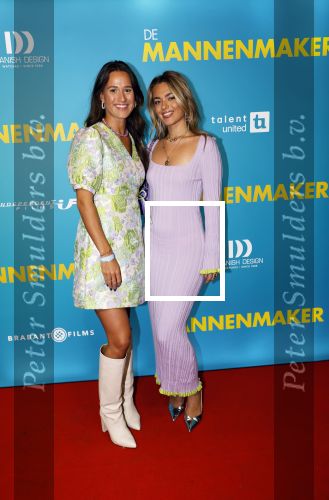 Amsterdam 14 oktober 2024
Premiere de Mannenmaker in Tuschinski met in de hoofdrollen oa Katja Schuurman Eva v d Wijdeven Leo Alkemade Georgina Verbaan Melissas Drost Huub Smit Yasmin Karssing en Rene Watzema . Perle Hagesteijn en Guusje Willemse