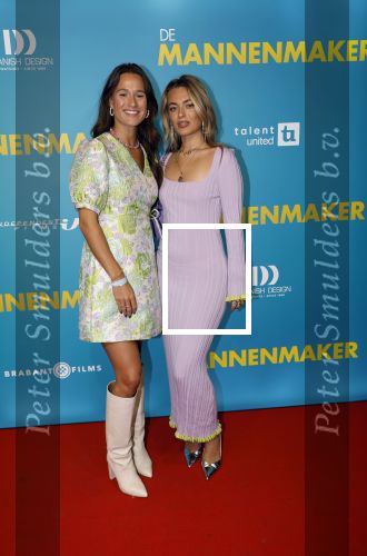 Amsterdam 14 oktober 2024
Premiere de Mannenmaker in Tuschinski met in de hoofdrollen oa Katja Schuurman Eva v d Wijdeven Leo Alkemade Georgina Verbaan Melissas Drost Huub Smit Yasmin Karssing en Rene Watzema . Perle Hagesteijn en Guusje Willemse
