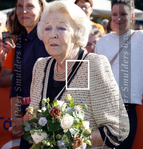 Soestdijk 5 oktober 2024
Prinses Beatrix bij wandeltocht voor het Beatrix Spierfonds op Paleis Soestdijk.
