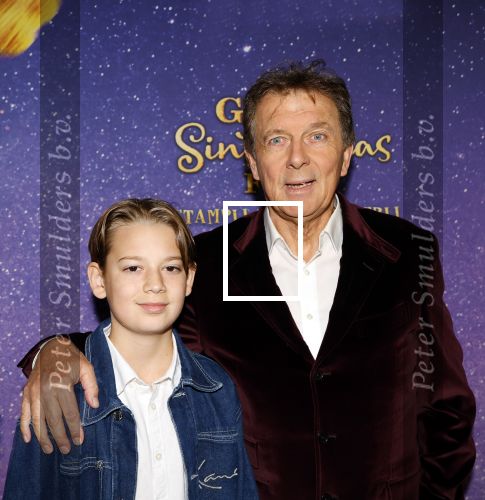 Amsterdam 19 oktober 2024
Premiere de grote Sinterklaasfilm in Tuschinski. Robert ten Brink met kleinzoon