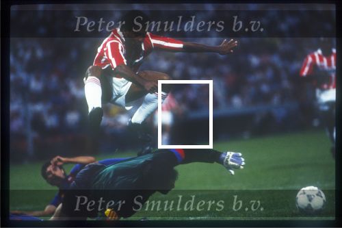 Romario in aktie tegen FC Barcelona met doelman Zubizaretta