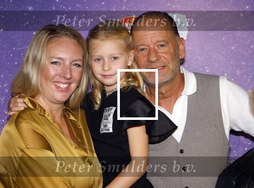 Amsterdam 19 oktober 2024
Premiere de grote Sinterklaasfilm in Tuschinski. Ron Boszhard met vriendin en dochter