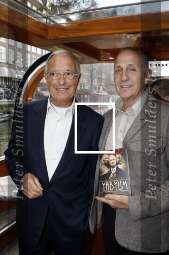 Amsterdam 8 november 2009
Presentatie boek Theo Heuft over zijn leven en Yab Yum. Theo met henny Vittali
Peter Smulders bv