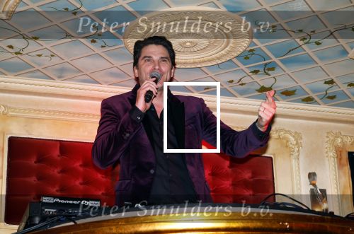 Amsterdam 19 oktober 2024
Presentatie van de nieuwe proffesionele muziek oortjes van Breggz in het pand waar voormalig Yab Yum zat . Xander de Buisonje is de founder van Breggz . Ze zijn in de USA uitgeroepen totm het beste produkt . Xander was er samen met zijn vrouw Sophie . Zoon Sem v Dijk en beste vriend draaiden er . Ook Erland Galjaard en Ronald Molendijk draaiden en set . Wendy v Dijk was ook aanwezig om naar haar mannen te kijken/luisteren.