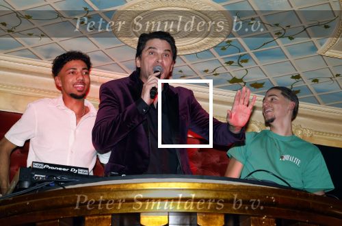 Amsterdam 19 oktober 2024
Presentatie van de nieuwe proffesionele muziek oortjes van Breggz in het pand waar voormalig Yab Yum zat . Xander de Buisonje is de founder van Breggz . Ze zijn in de USA uitgeroepen totm het beste produkt . Xander was er samen met zijn vrouw Sophie . Zoon Sem v Dijk en beste vriend draaiden er . Ook Erland Galjaard en Ronald Molendijk draaiden en set . Wendy v Dijk was ook aanwezig om naar haar mannen te kijken/luisteren.