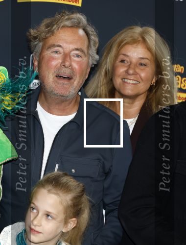 Utrecht 12 oktober 2025
Premiere de club van sinterklaas in kinepolis . Bert v Leeuwen kwam met zijn vrouw en familie n