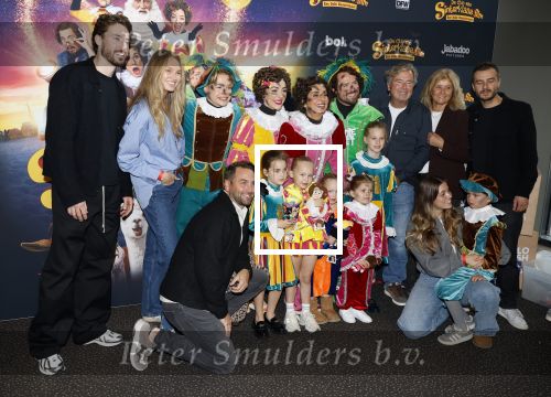 Utrecht 12 oktober 2025
Premiere de club van sinterklaas in kinepolis . Bert v Leeuwen met gezin en Romee Strijd met man Laurens v Leeuwen