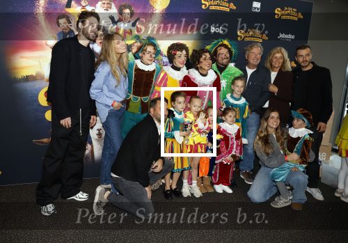 Utrecht 12 oktober 2025
Premiere de club van sinterklaas in kinepolis . Bert v Leeuwen met gezin en Romee Strijd met man Laurens v Leeuwen