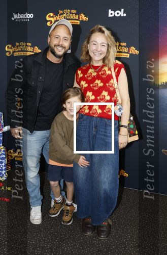 Utrecht 12 oktober 2025
Premiere de club van sinterklaas in kinepolis . carolien Spoor en Jon karthaus kwam met hun zoon
